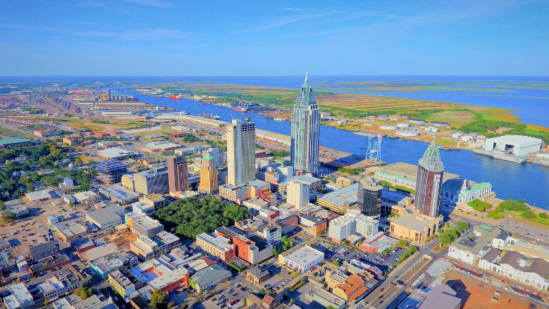 How to Decide Between Waterfront and Inland Living Along the Gulf Coast | Bellator Real Estate